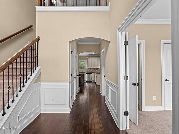 4th image of 1578 Driftwood Lane