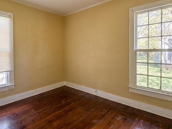 6th image of 221 E Center St