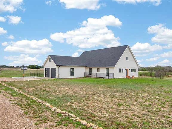 4th image of 204 Compton Rd