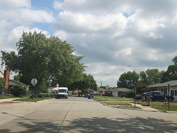 5th image of 31847 Shawn Dr