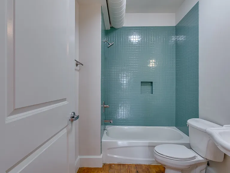 123 S Court Ave — Photo 14