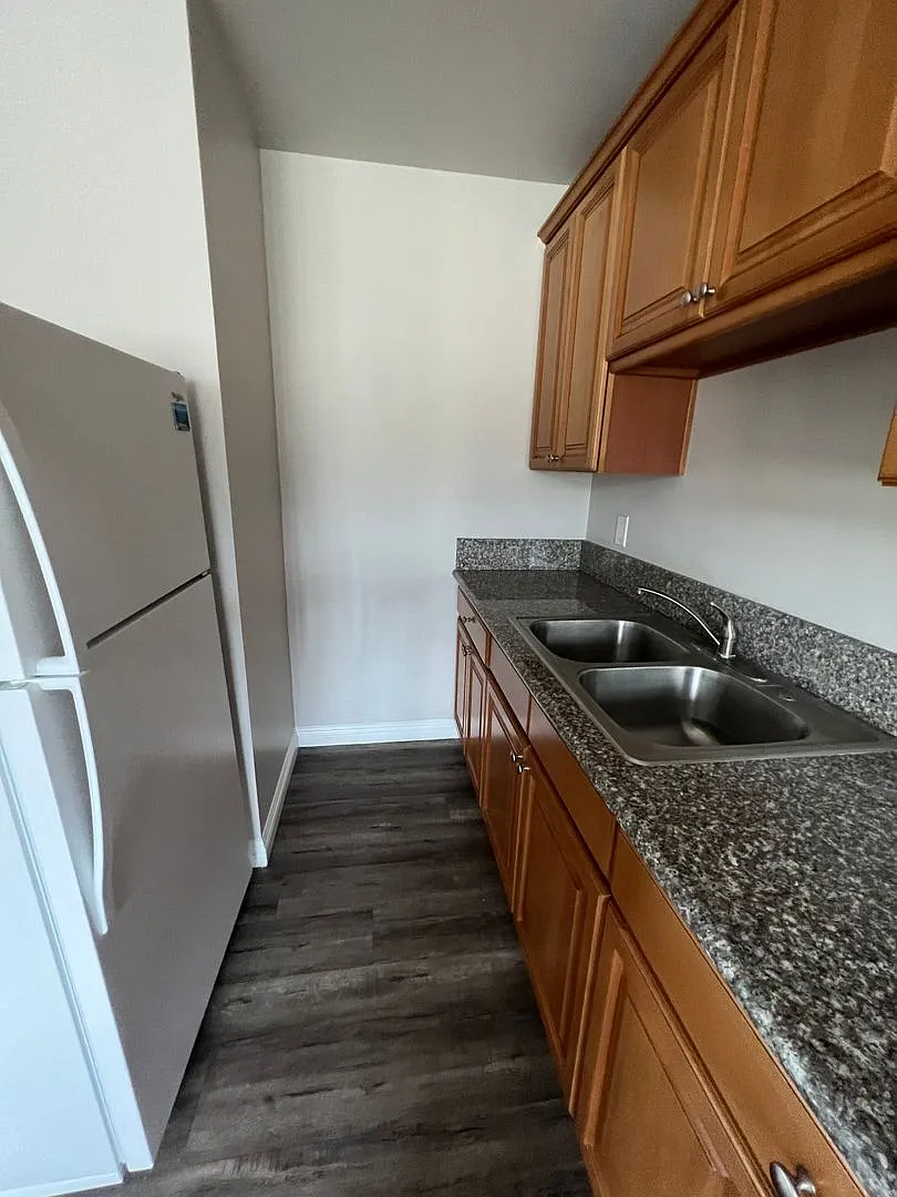 11730 S Vermont Ave LLC — Photo 4