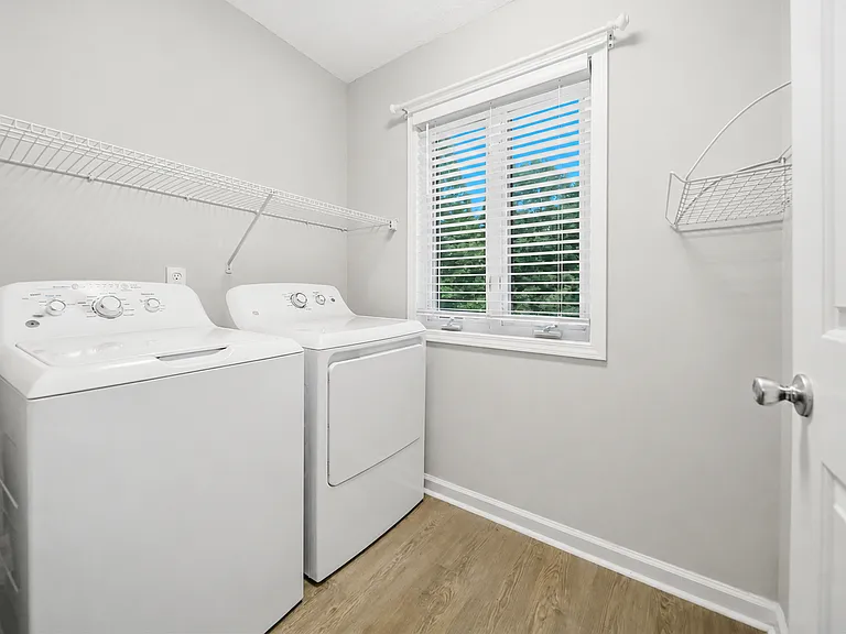 3261 White Oak Ct #J-3 — Photo 16