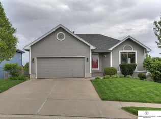 8539 Sheffield St, Omaha, NE 68122