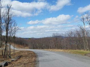 137 Scenicview Dr, Dallas, PA 18612