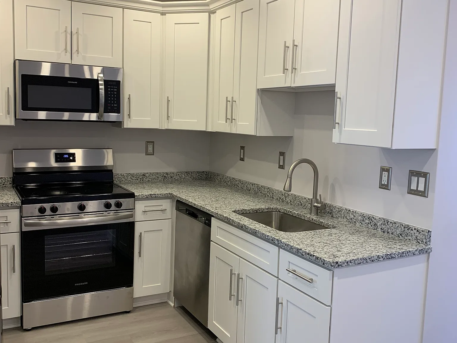 2 bed, 720 sqft, $1,700 — Photo 1