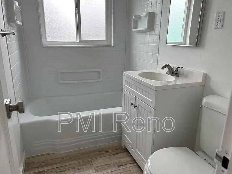 251 E Arroyo St #B — Photo 9