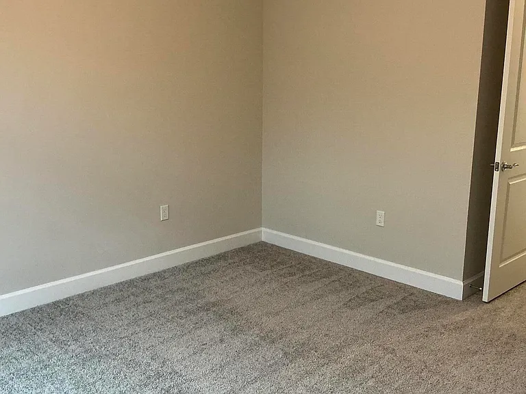 293 SW Sally Way — Photo 33