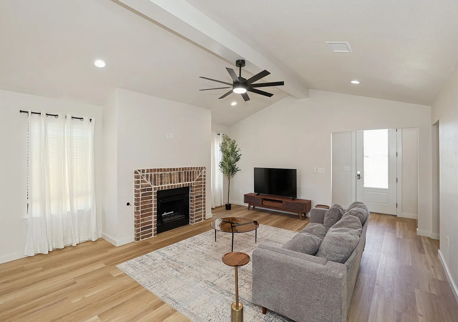 8813 Oakleaf — Photo 4