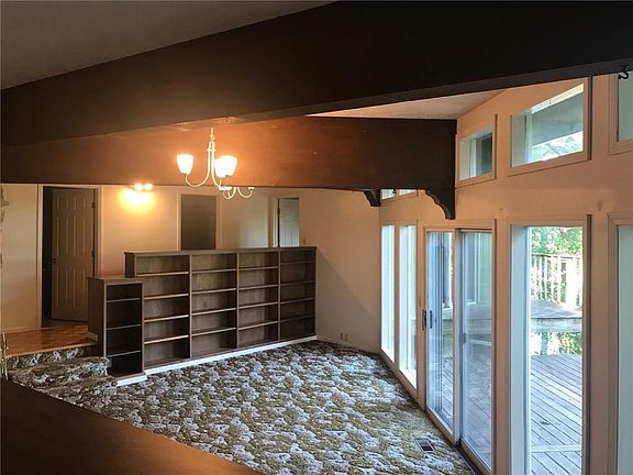 3rd image of 6916 Winona Dr