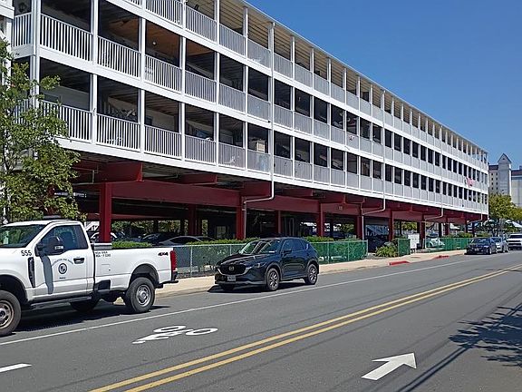 3rd image of 300 Robin Dr Unit 216