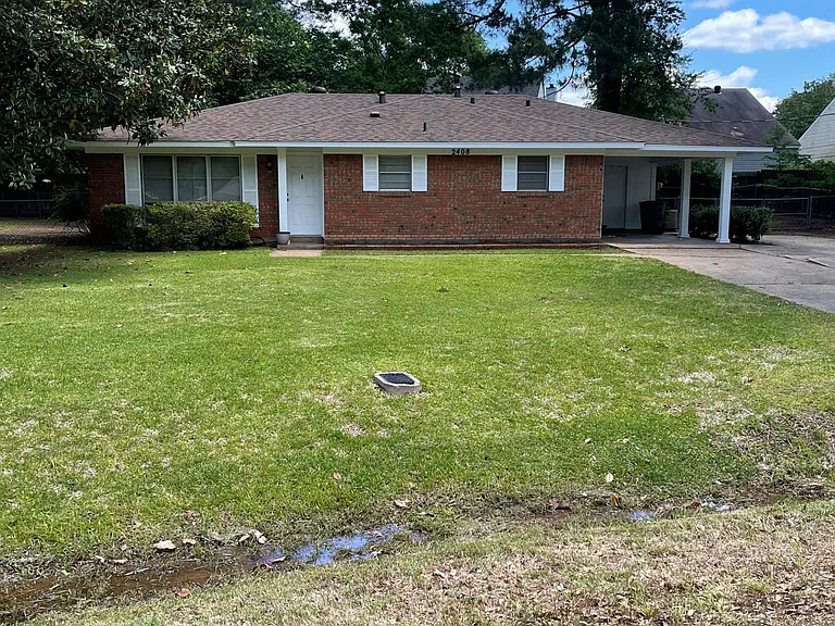 2408 Arcadia Dr — Photo 2