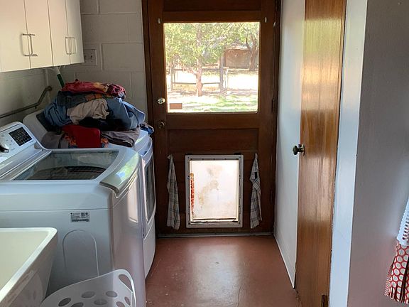 3rd image of 1010 Los Arboles Ave NW