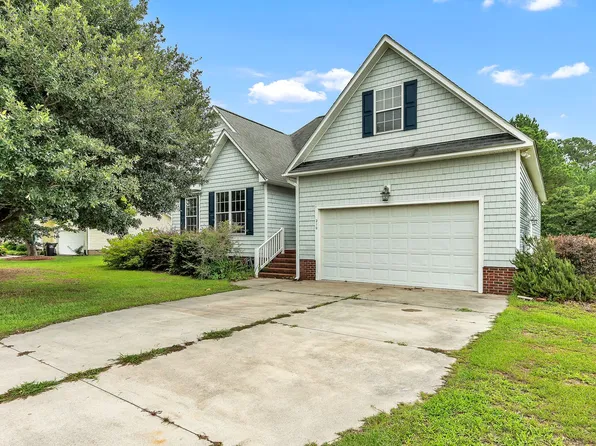 210 Raven Ridge Ct, Swansboro, NC 28584