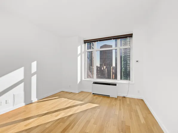 325 Fifth Avenue image 7 of 19