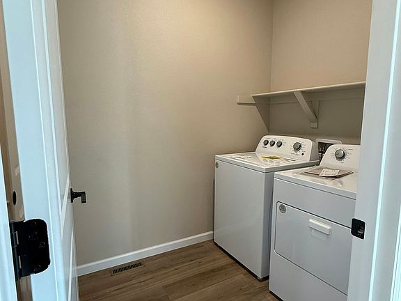 5th image of 462 Millwall Cir