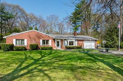 1st image of 14 Strawberry Hill Ln