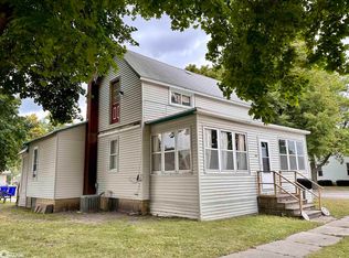 108 1st Ave SE, Britt, IA 50423