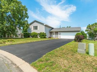 369 Alexander Ct, Shakopee, MN 55379