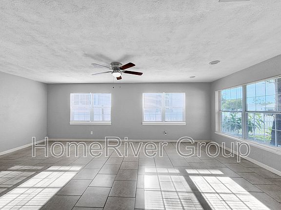 4th image of 3010 24th Ave N