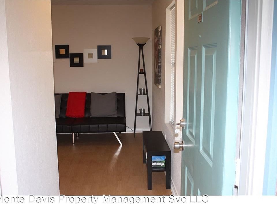 1st image of 513 S Park Dr APT 300