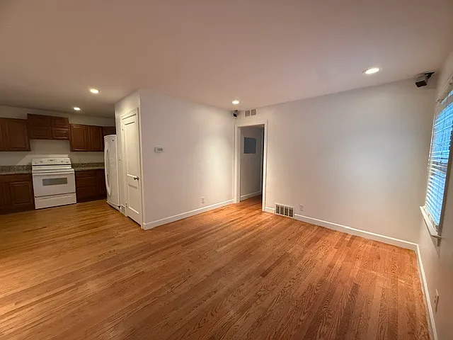2310 Fernwood Dr — Photo 2