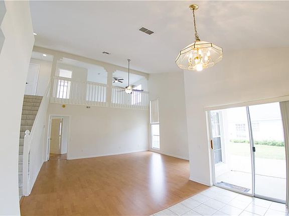 4th image of 6429 Streamport Dr