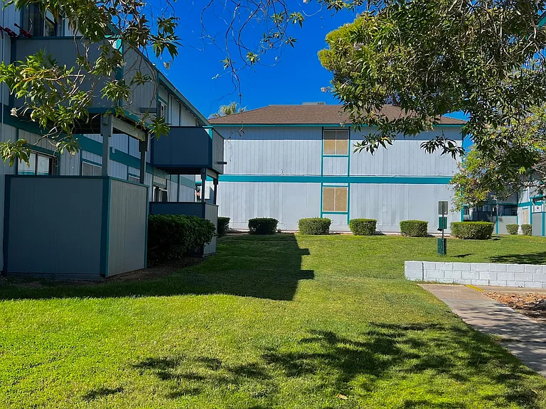 Canyon Club Apartments — Photo 9
