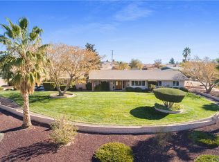 19371 Red Feather Rd, Apple Valley, CA 92307