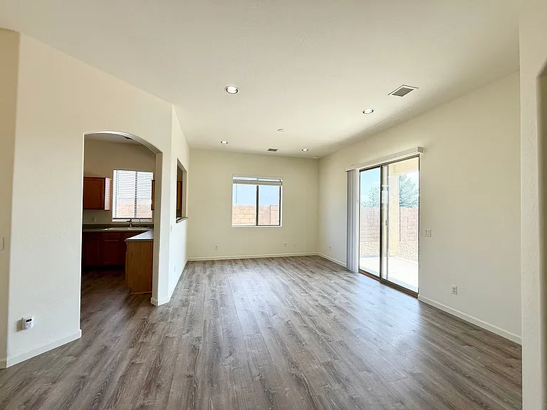4649 N Kirkwood Ave — Photo 3