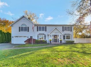 14 Marion Pl, Pearl River, NY 10965