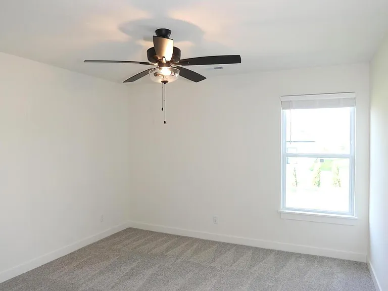 4605 Chambers Bay Dr — Photo 34