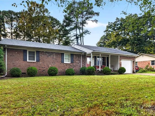 656 Hillwell Rd, Chesapeake, VA 23322
