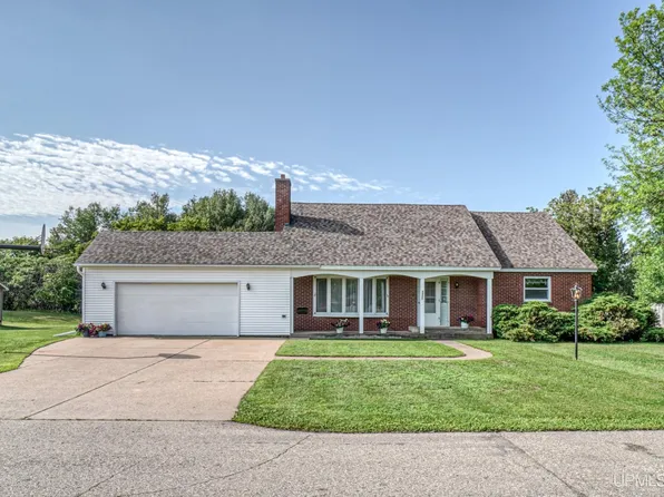 1001 Blaine St, Iron Mountain, MI 49801