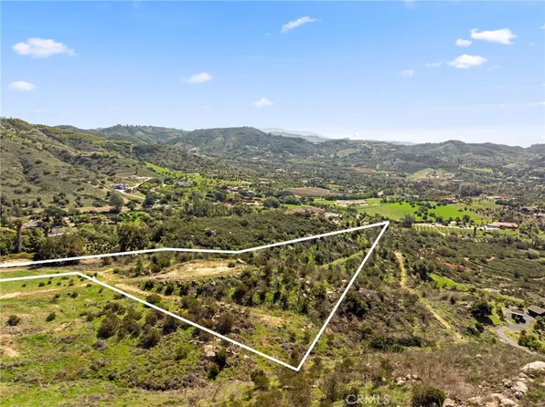 2 Las Palmeras Dr #3, Temecula, CA 92590