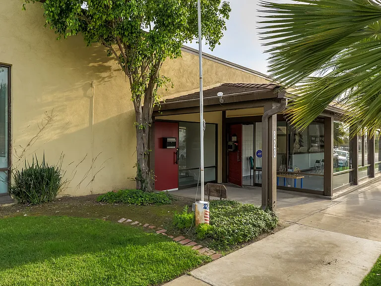 823 W Colton Ave — Photo 1