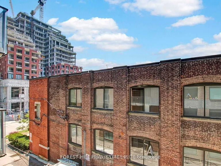 400 Wellington St W #312 — Photo 18