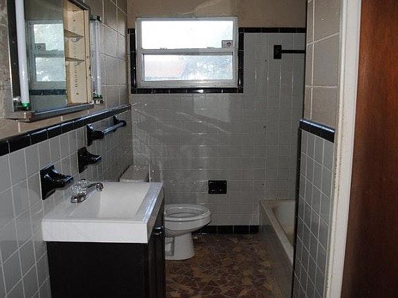 5th image of 640 Palmetto St