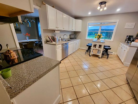 4th image of 256 Old Field Ct