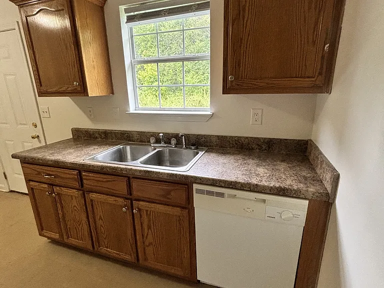 106 Hines Blvd #C — Photo 14