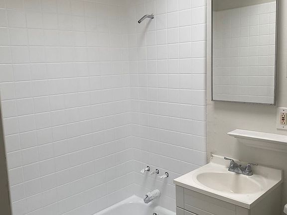 3rd image of 1128-1136 5th St #3