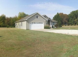 1101 Hickory Ln, Lawrenceville, IL 62439