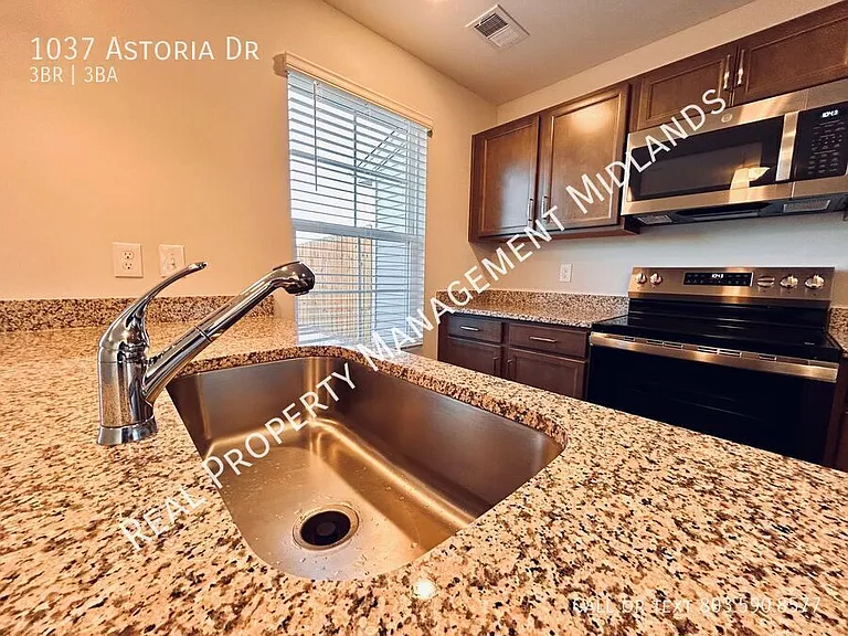 1037 Astoria Dr — Photo 12