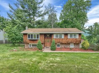 241 Skyline Dr, Highland Mills, NY 10930
