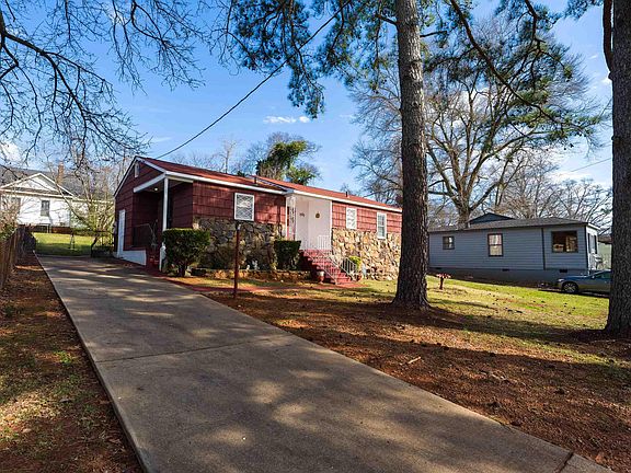 2nd image of 1505 17th St SW