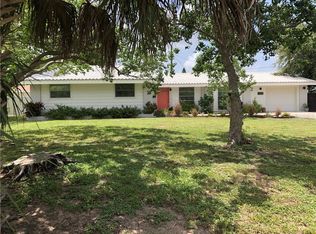 2208 Hopkins Dr W, Bradenton, FL 34207