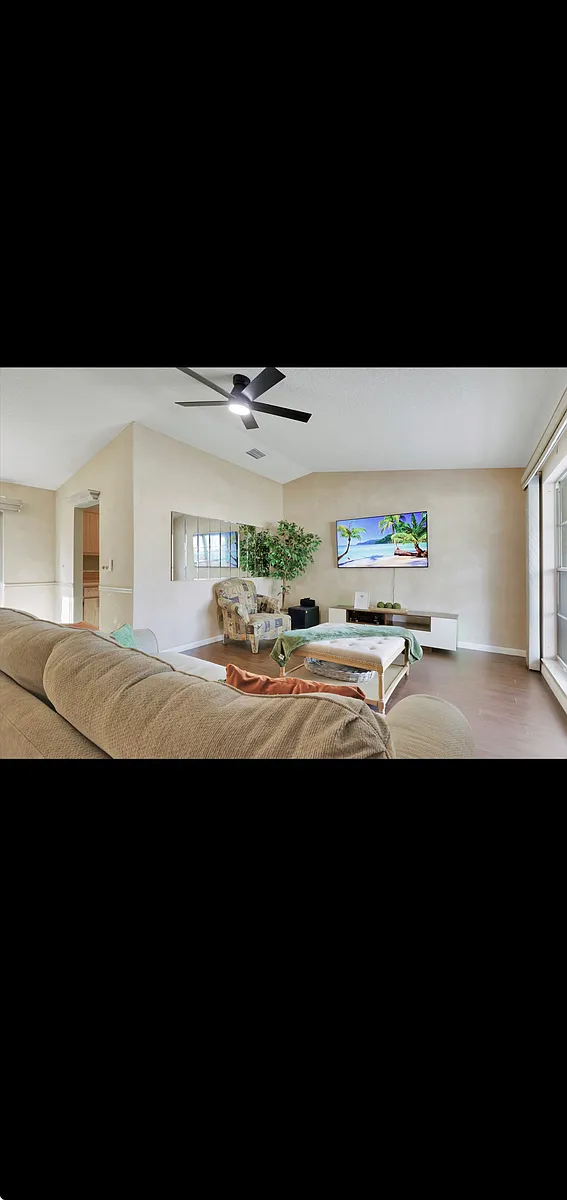 Building Photo - Ridgeway Dr