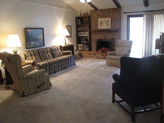4th image of 8106 Topeka Ave
