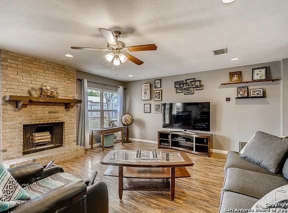 2nd image of 6923 Spring Garden St