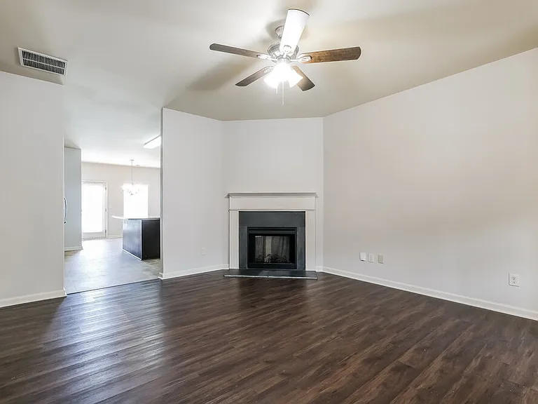 1314 Little Hampton Dr — Photo 6